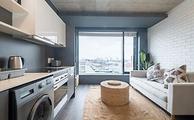 The Wex - 6Th Floor Apartment With Parking